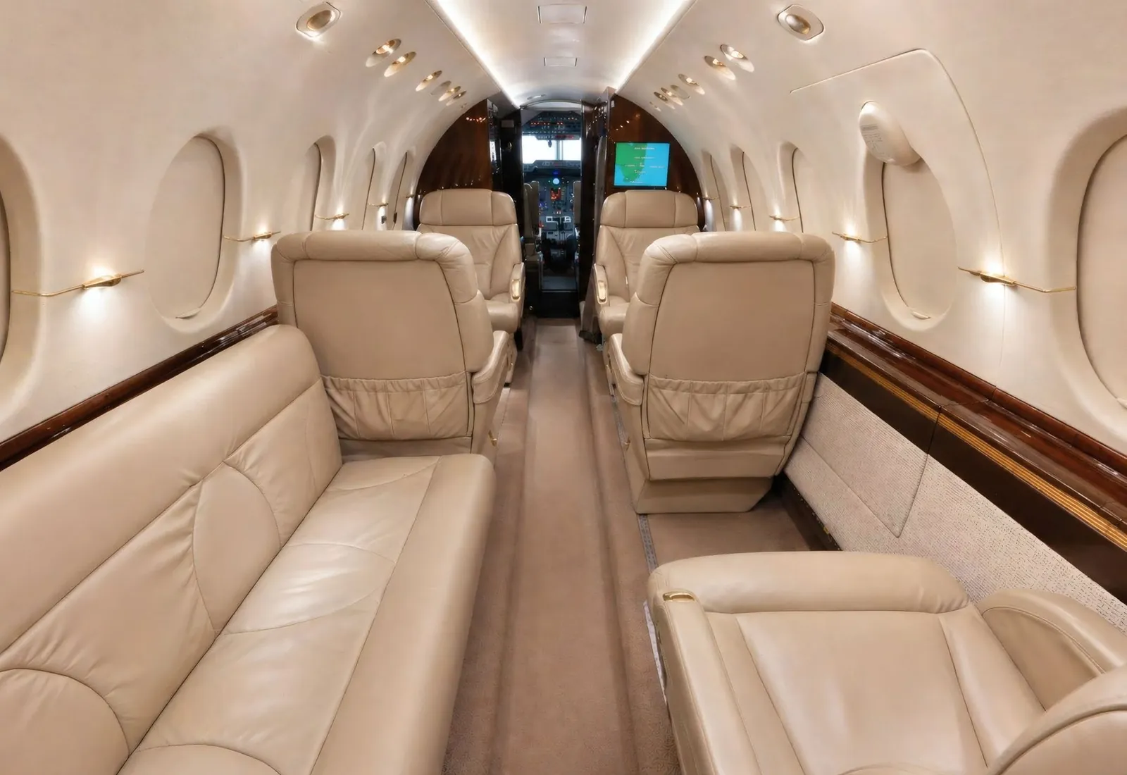 N870TX Club seating